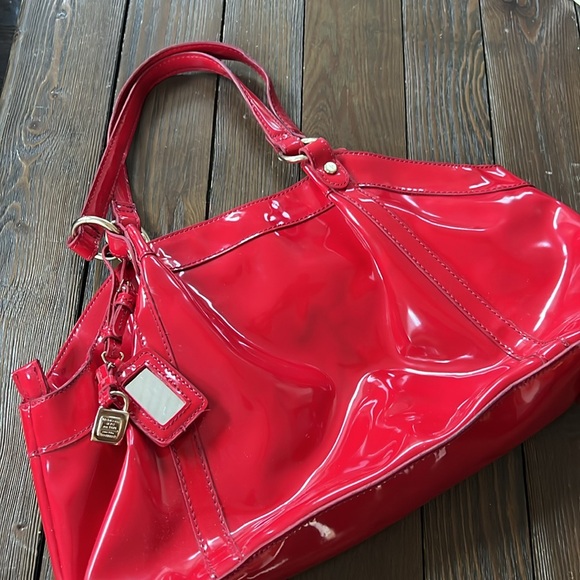 Liz Claiborne large red vinyl satchel handbag - Picture 14 of 17
